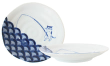 【2pcs set】Mino ware Japanese Ceramics Pair Round Plate 6.5in Japanese Cat Fishing Seigaiha pattern (set of two) made in Japan (Large Flat)