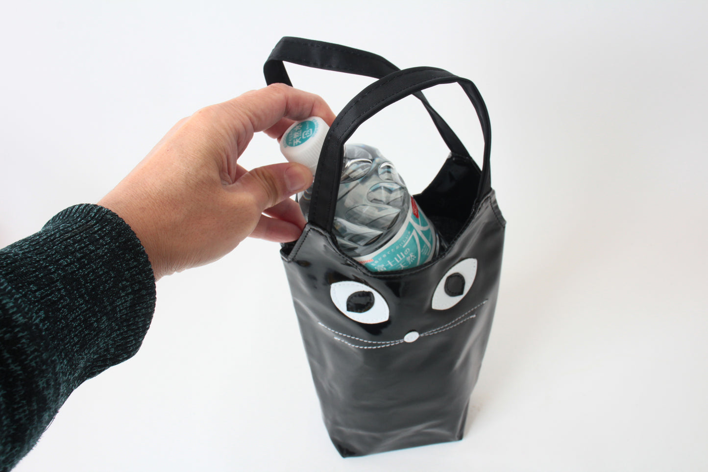 Water Bottle Bag with Whiskered Cat Glossy Black Made in Japan