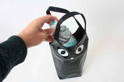 Water Bottle Bag with Whiskered Cat Glossy Black Made in Japan