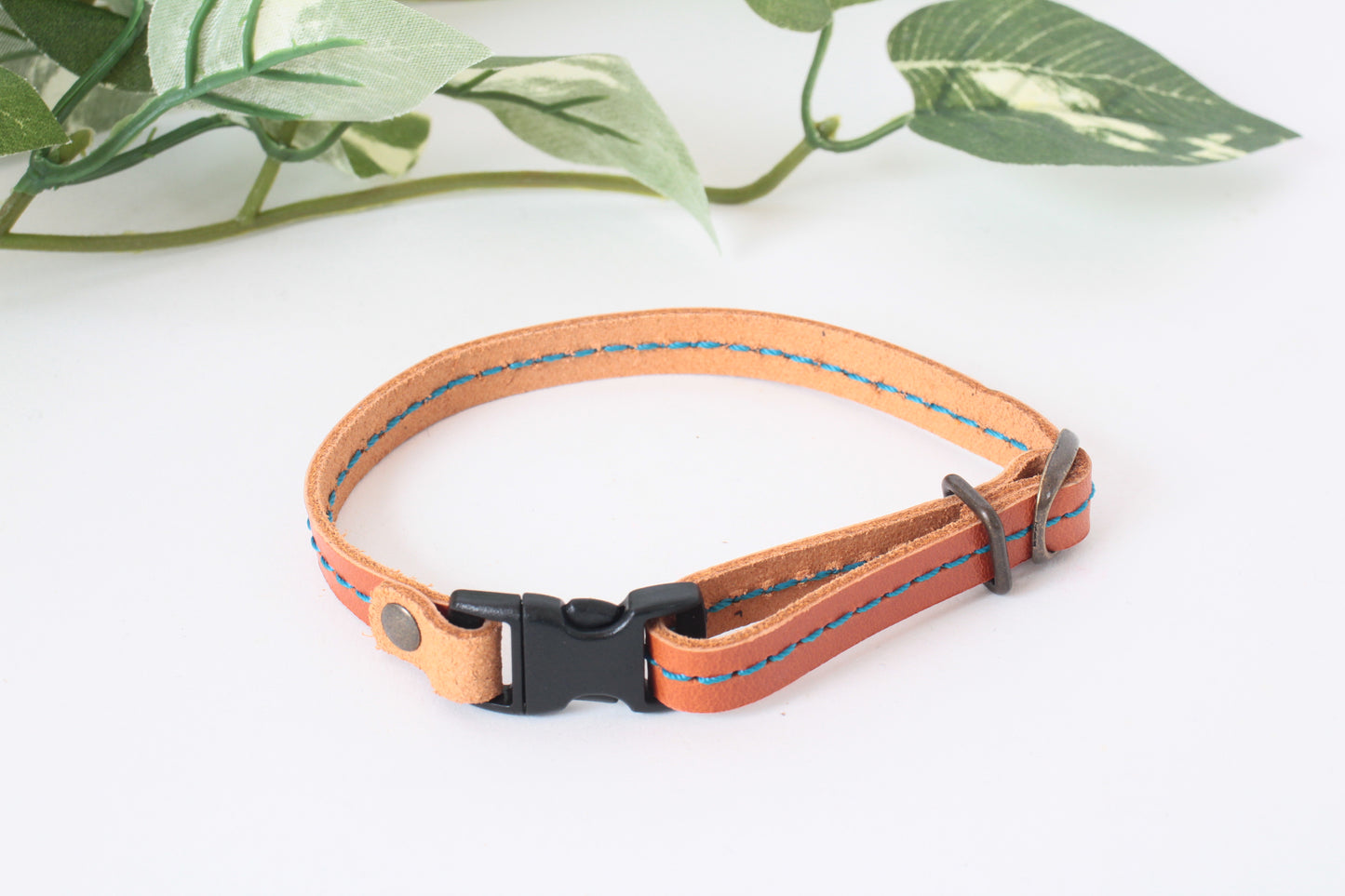 Japanese Genuine Leather Cat Collar Adjustable Camel made in Japan