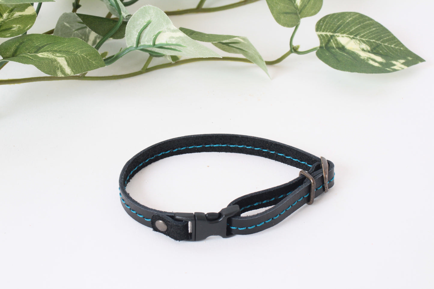 Japanese Genuine Leather Cat Collar Adjustable made in Japan