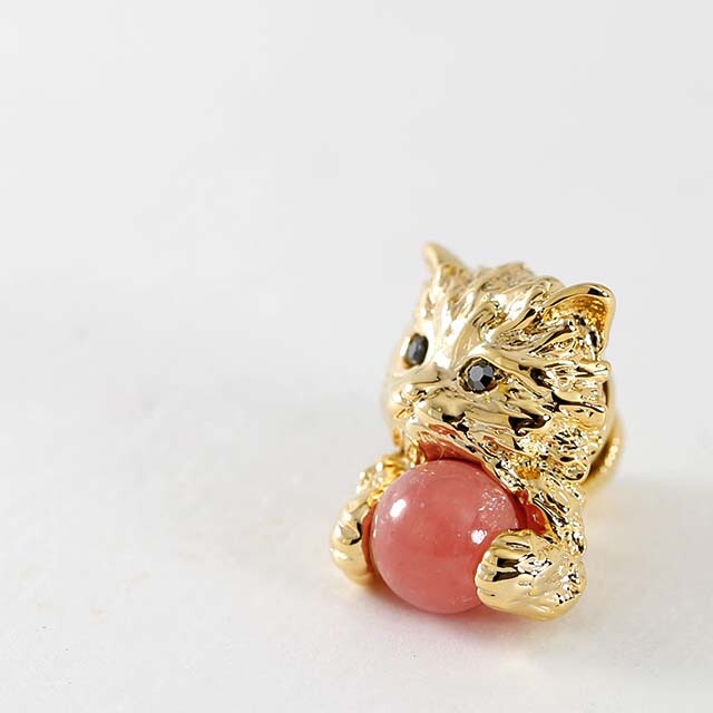 Cat-shaped Brooch with Natural  Inca Rose Stone & Crystal Glass Gold Plating [made in Japan]