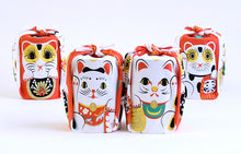 Japanese Furoshiki Wrapping Cloth – “Fuku Cochae” Maneki Neko (Beckoning Cat) Design