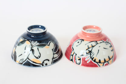 【2pcs set】Mino ware Japanese Ceramics Pair Rice Bowl Red & Blue Tabby Cat made in Japan