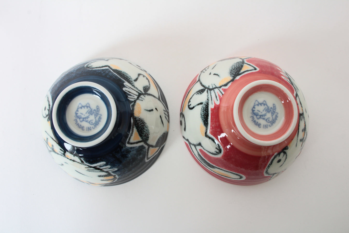 【2pcs set】Mino ware Japanese Ceramics Pair Rice Bowl Red & Blue Tabby Cat made in Japan