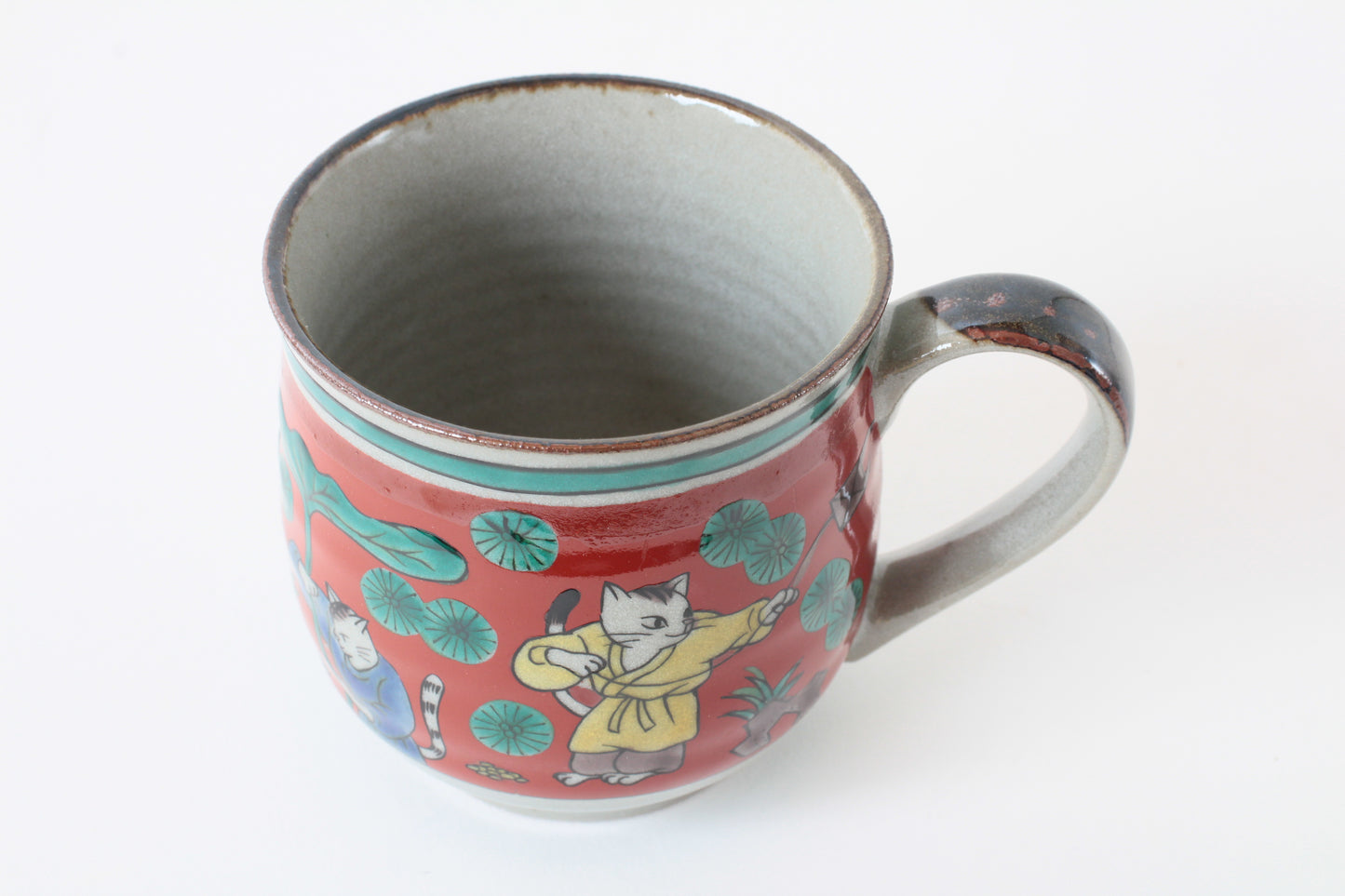Kutani ware Japanese Pottery Mug Cup Cats in Japanese Clothes Burgundy Red made in Japan