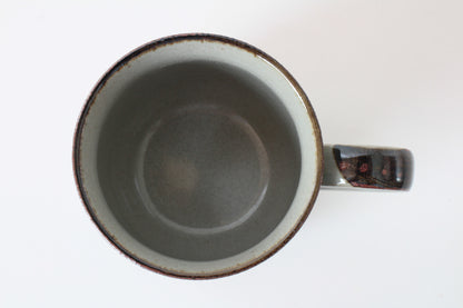 Kutani ware Japanese Pottery Mug Cup Cats in Japanese Clothes Burgundy Red made in Japan