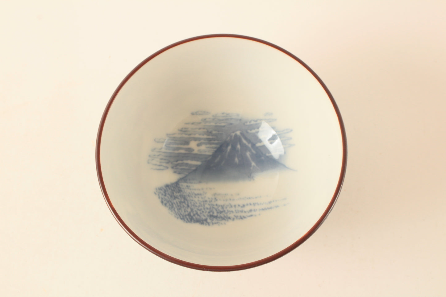 Mino ware Japanese Ceramics Rice Bowl Red Mt. Fuji w/ Dancing Cat made in Japan