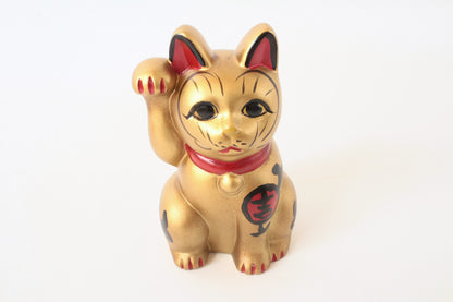 Seto ware Ceramics Manekineko Statue Beckoning Cat Gold with right paw raised Kissho Style 5.9in made in Japan