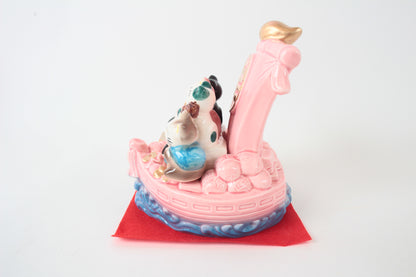 Seto ware Ceramics Seven Lucky Cats In the Treasure Ship Manekineko Statue Beckoning Cat Pink 6.5in made in Japan