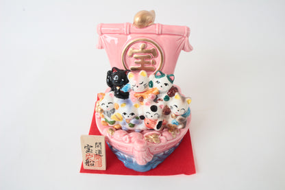 Seto ware Ceramics Seven Lucky Cats In the Treasure Ship Manekineko Statue Beckoning Cat Pink 6.5in made in Japan