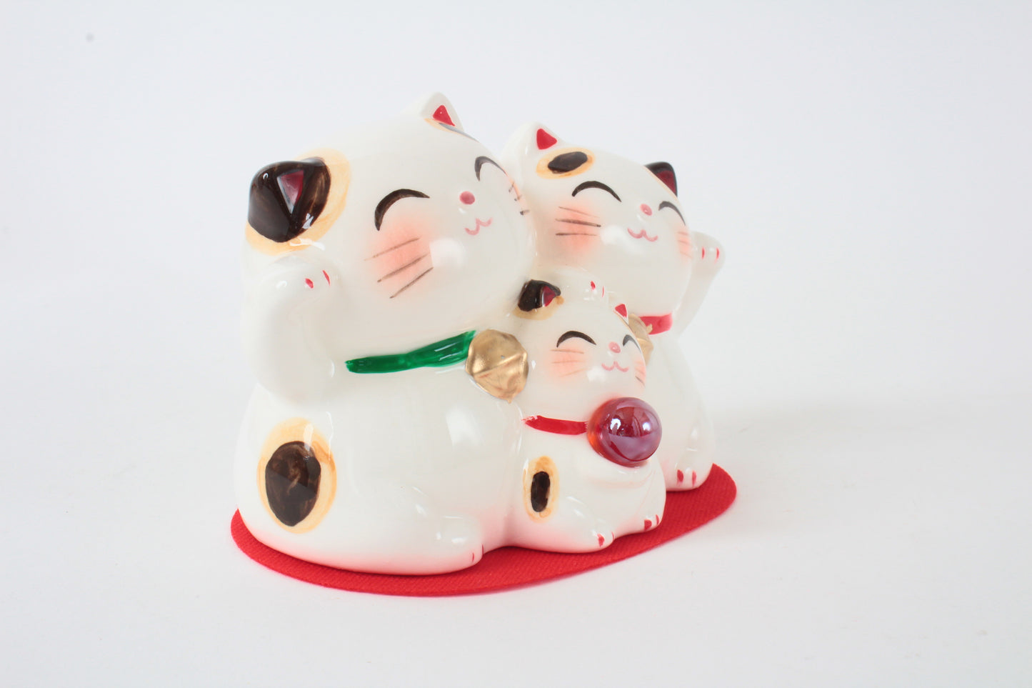 Seto ware Ceramics Manekineko Statue Beckoning Cat Smiling Cat Family White 2.6in made in Japan