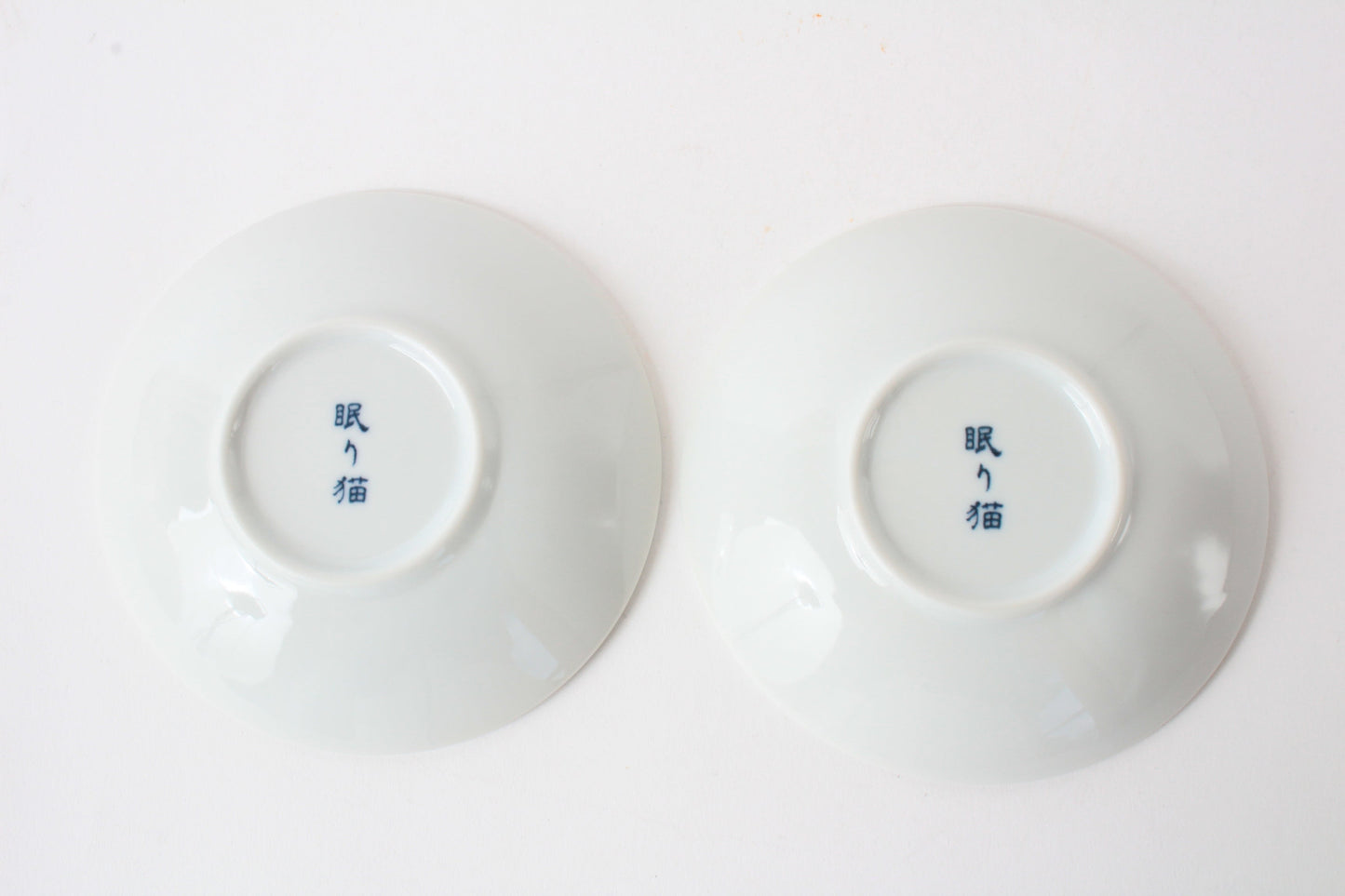 Mino ware Japanese Ceramics Mini Round Plate Set of Two Sleeping Cats Baby Blue made in japan