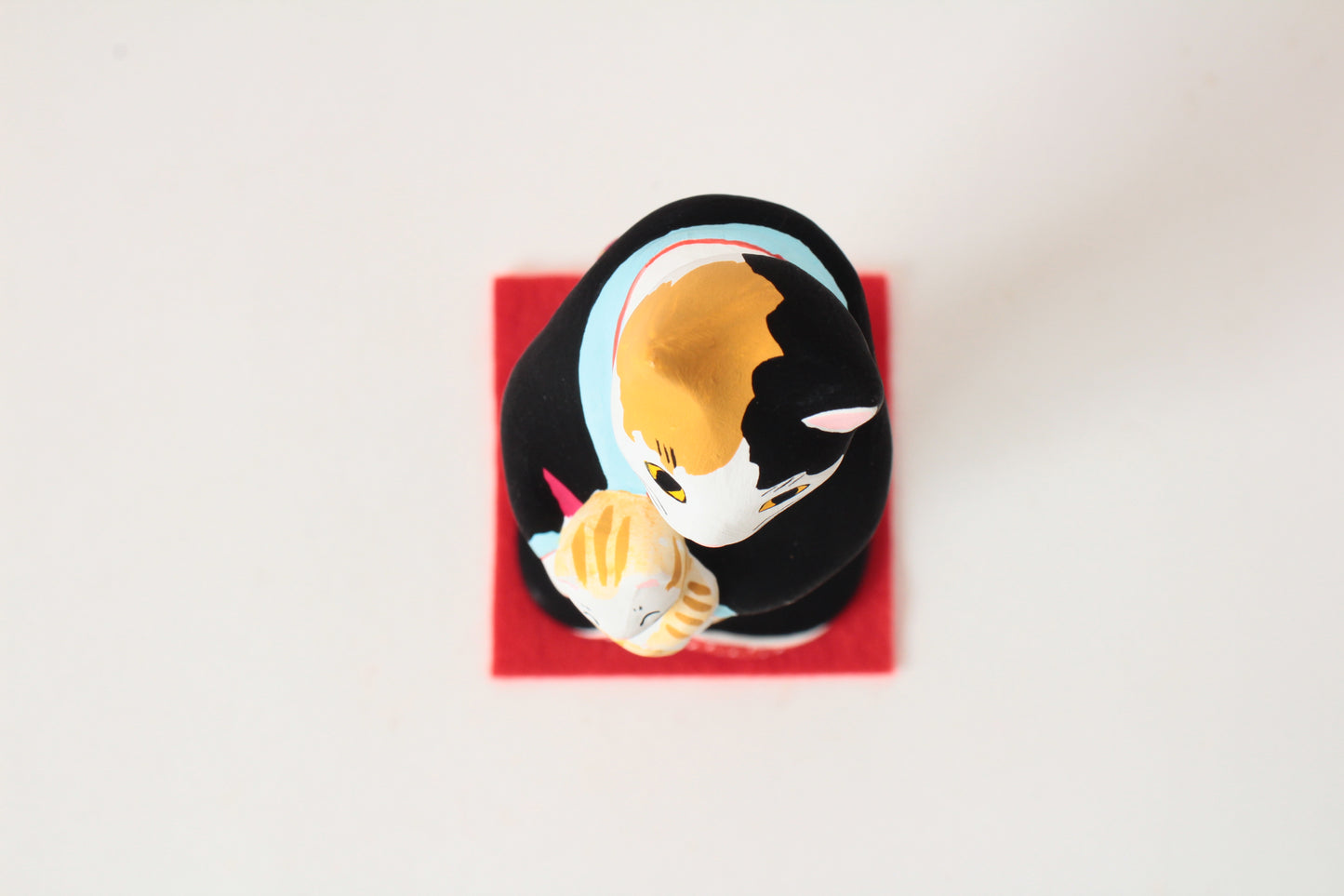 Yanakado Japanese Cat Statue in Kimono Calico holding a Red Tabby Black Kimono 4.5in Hand-Drawn made in Tokyo Japan