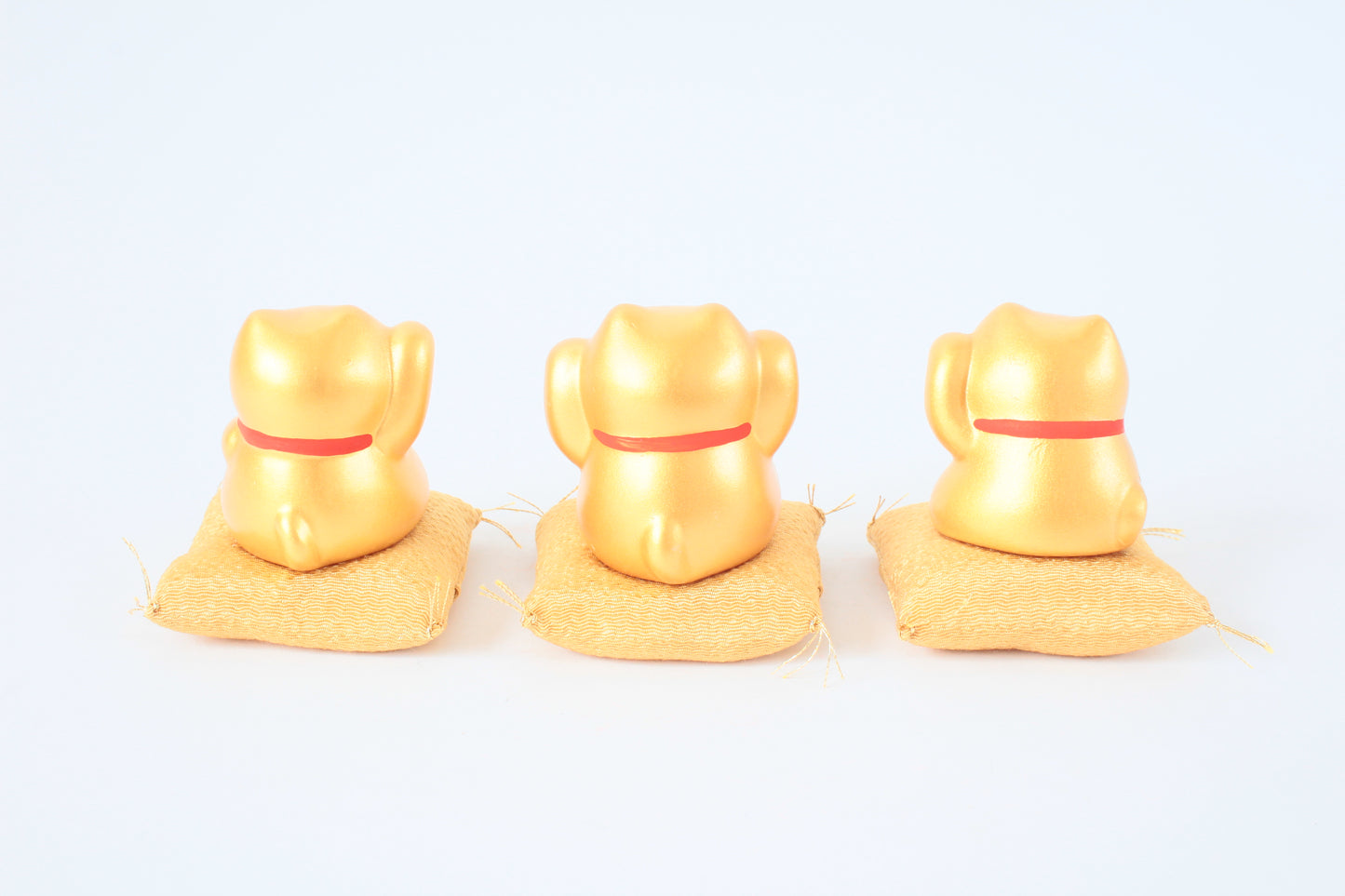 Yanakado Japanese Cat Mini Statue Figurine Golden Ultimate Lucky Beckoning Cat Trio 1.7in Hand-Drawn made in Tokyo Japan