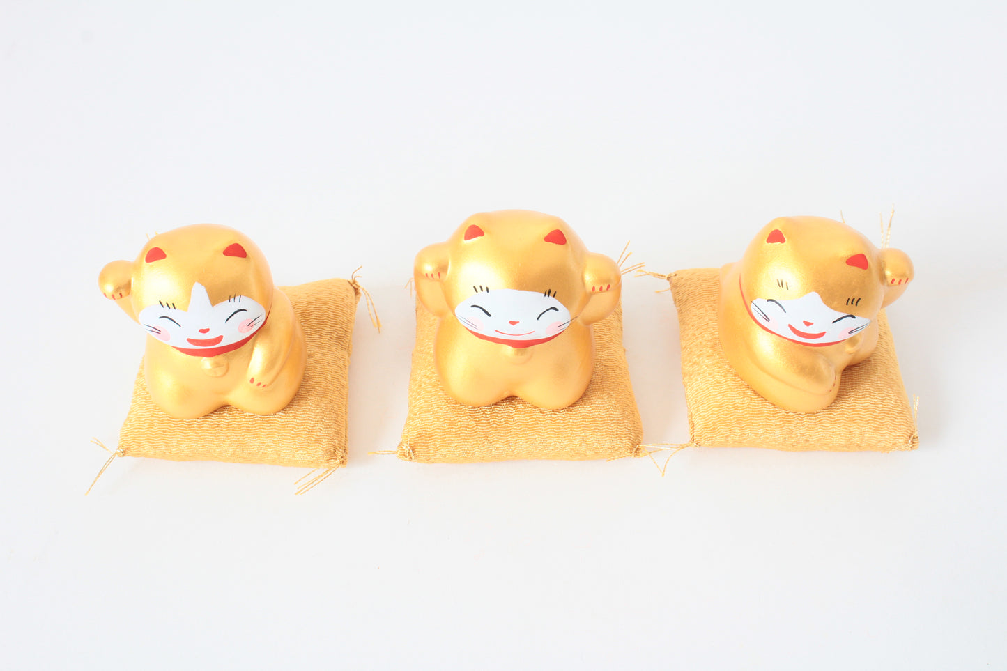 Yanakado Japanese Cat Mini Statue Figurine Golden Ultimate Lucky Beckoning Cat Trio 1.7in Hand-Drawn made in Tokyo Japan