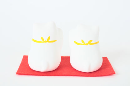 Yanakado Japanese Cat Mini Statue Figurine Lucky Beckoning Cat Pair Mt. Fuji & Sea Bream (set of two) 1.9in Hand-Drawn made in Tokyo Japan