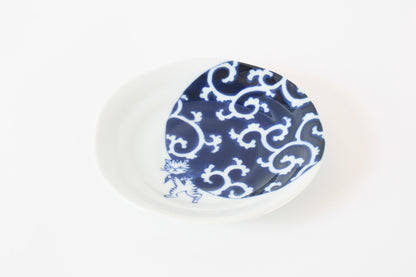 【2pcs set】Mino ware Japanese Ceramics Pair Round Plate 6.5in Japanese Cat with Furoshiki Wrapping Cloth Karakusa pattern (set of two) made in Japan (Large Flat)
