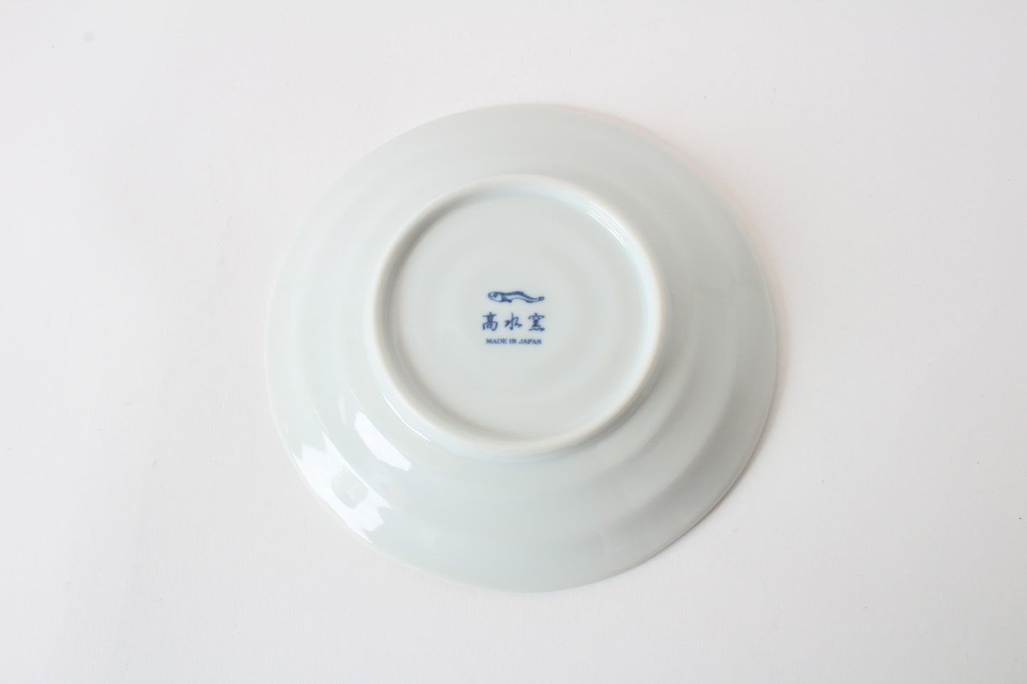 【2pcs set】Mino ware Japanese Ceramics Pair Round Plate 6.5in Japanese Cat with Furoshiki Wrapping Cloth Karakusa pattern (set of two) made in Japan (Large Flat)
