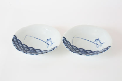 【2pcs set】Mino ware Japanese Ceramics Pair Round Plate 6.5in Japanese Cat Fishing Seigaiha pattern (set of two) made in Japan (Medium Deep)