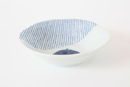 【2pcs set】Mino ware Japanese Ceramics Pair Round Plate 5.4in Japanese Cat with umbrella Tokusa pattern (set of two) made in Japan (Small Deep)