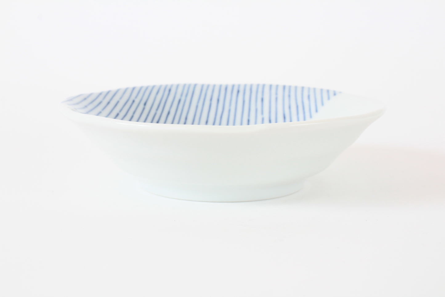 【2pcs set】Mino ware Japanese Ceramics Pair Round Plate 5.4in Japanese Cat with umbrella Tokusa pattern (set of two) made in Japan (Small Deep)