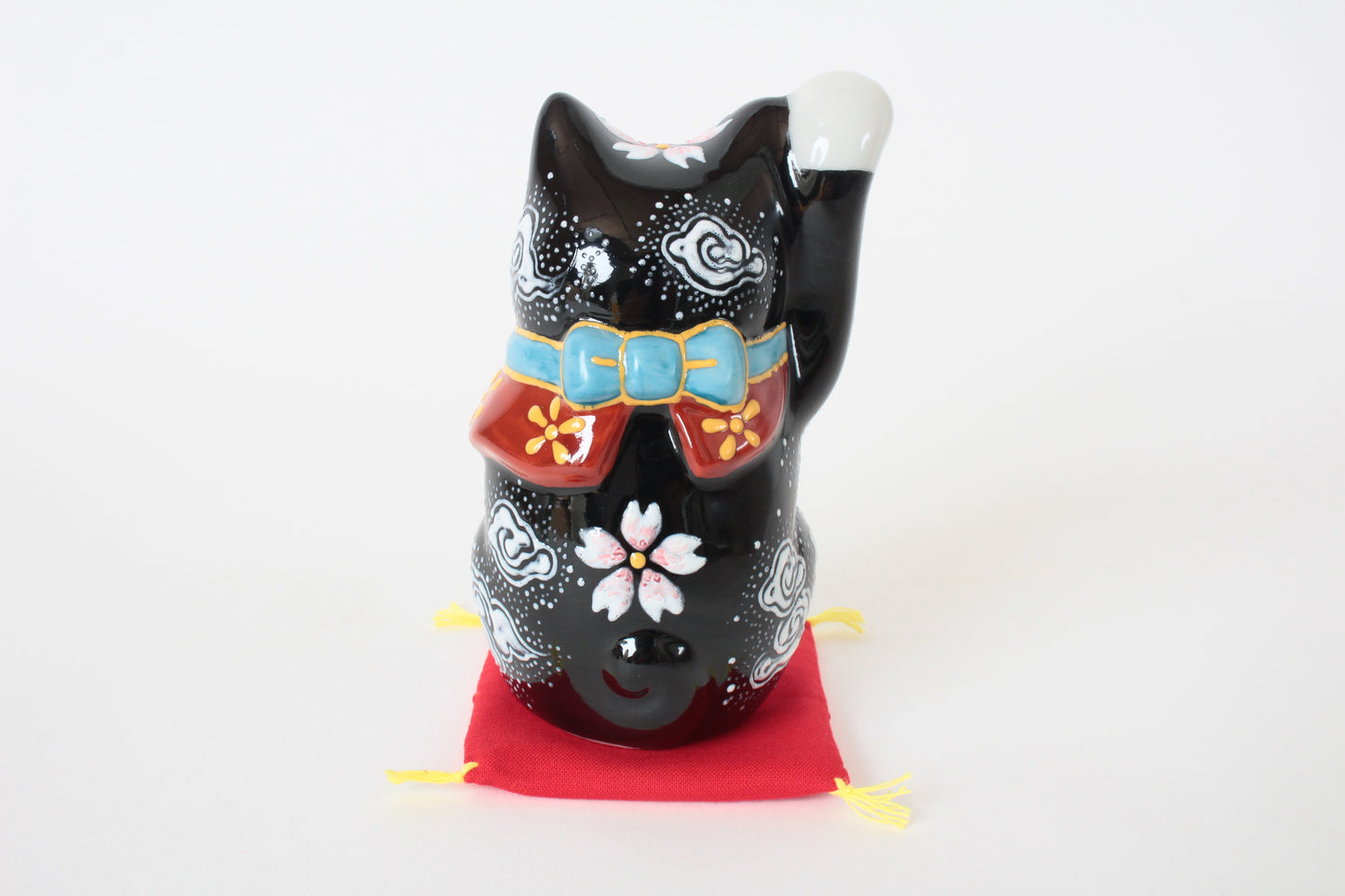 Kutani ware Ceramics Manekineko Statue Beckoning Cat Black Cat Mt. Fuji & Cherry Blossom 4.5in made in Japan
