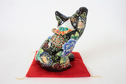 Kutani ware Ceramics Manekineko Statue Beckoning Cat Black Cat Butterfly & Flowers 6.6in Japan made