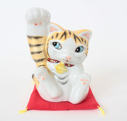 Kutani ware Ceramics Manekineko Statue Beckoning Cat Orange Tabby 5.3in made in Japan