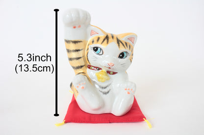 Kutani ware Ceramics Manekineko Statue Beckoning Cat Orange Tabby 5.3in made in Japan
