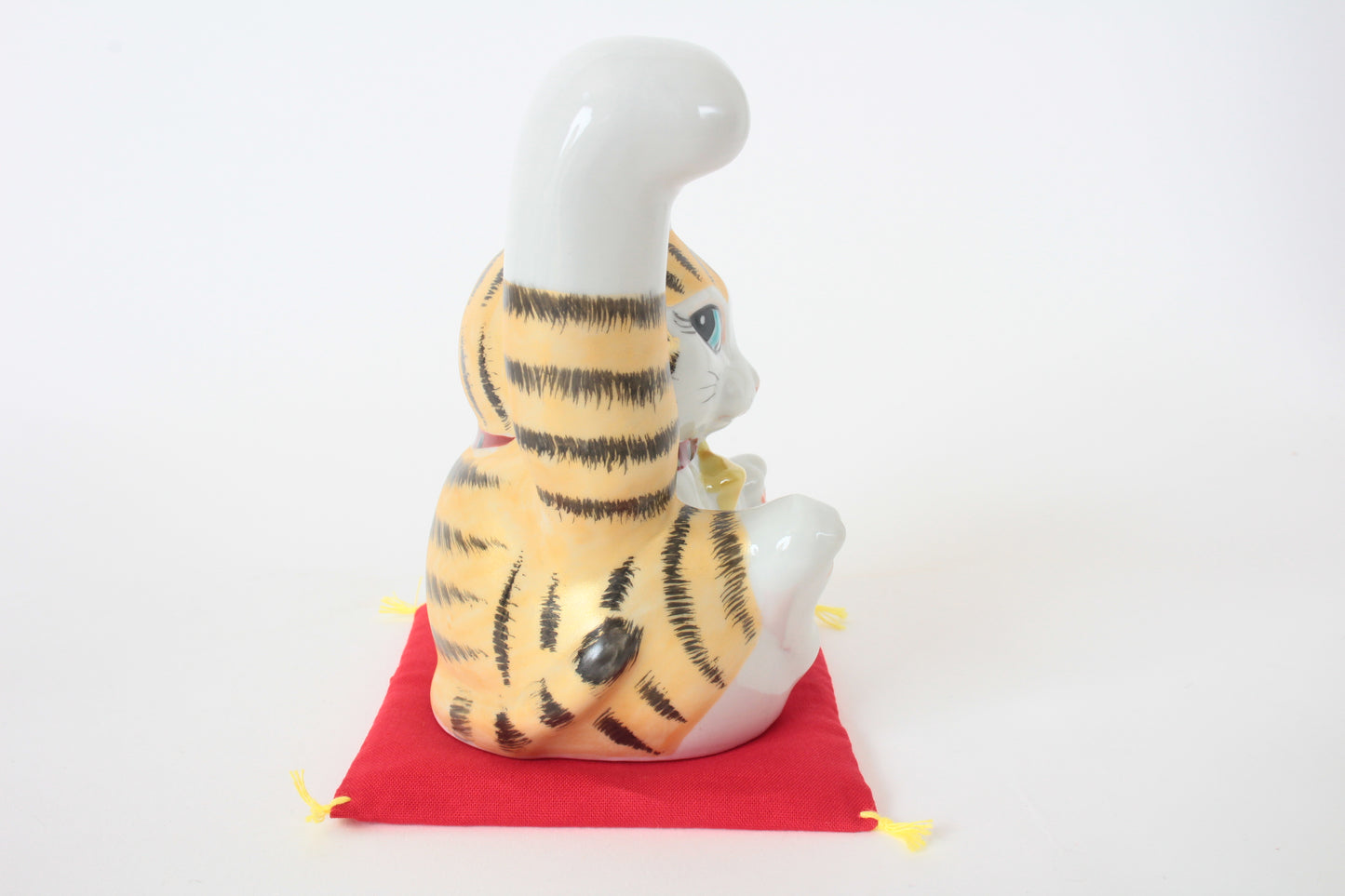 Kutani ware Ceramics Manekineko Statue Beckoning Cat Orange Tabby 5.3in made in Japan