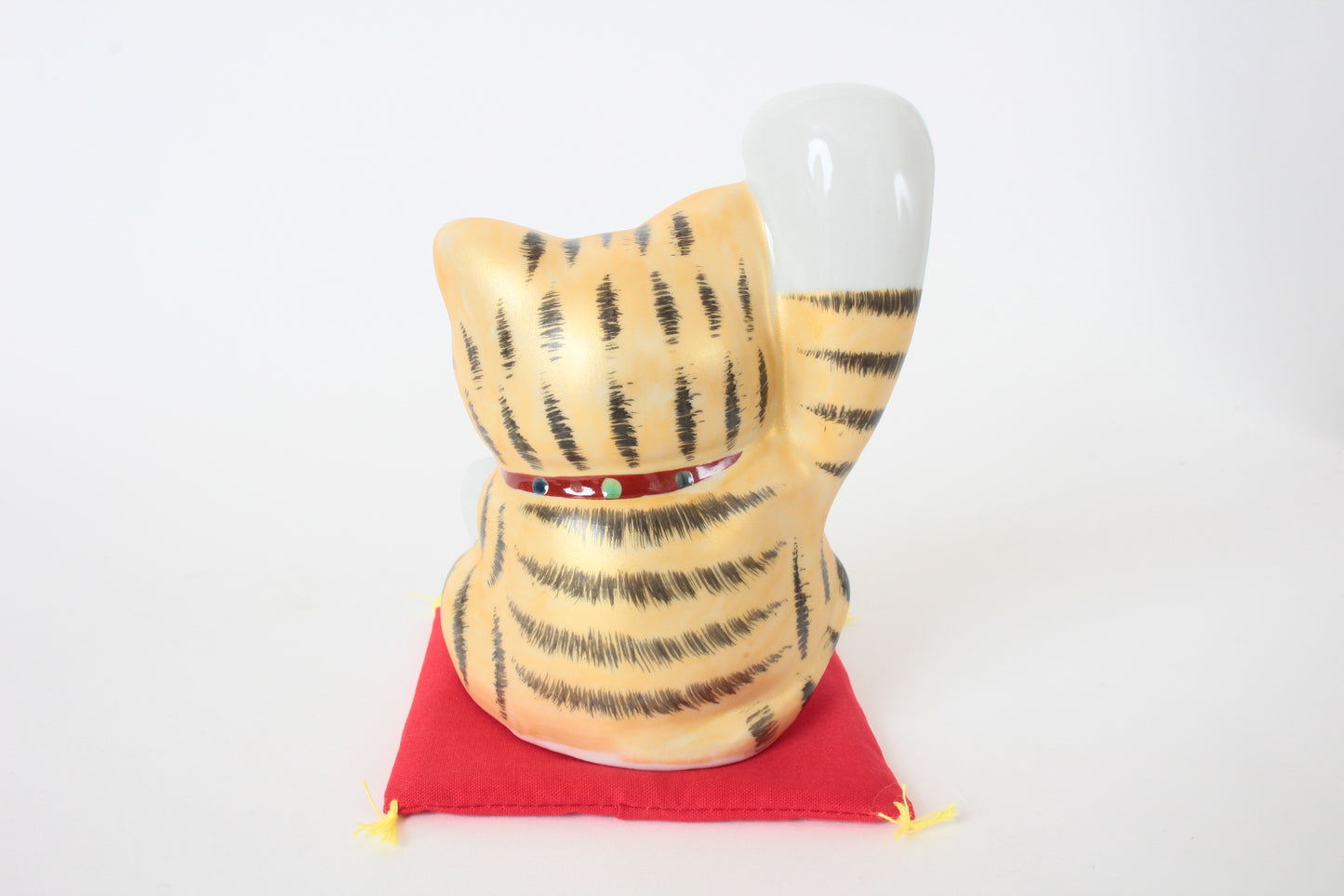 Kutani ware Ceramics Manekineko Statue Beckoning Cat Orange Tabby 5.3in made in Japan