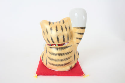 Kutani ware Ceramics Manekineko Statue Beckoning Cat Orange Tabby 5.3in made in Japan