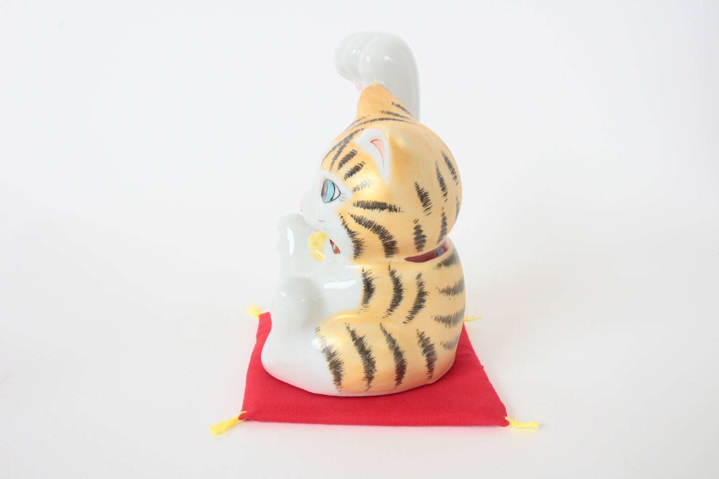 Kutani ware Ceramics Manekineko Statue Beckoning Cat Orange Tabby 5.3in made in Japan