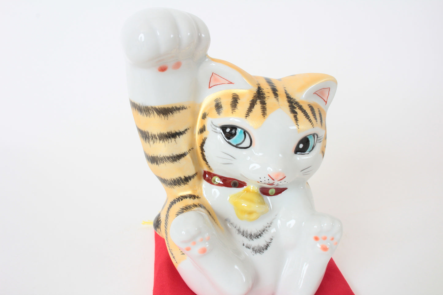Kutani ware Ceramics Manekineko Statue Beckoning Cat Orange Tabby 5.3in made in Japan