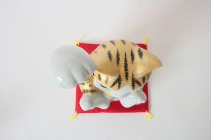 Kutani ware Ceramics Manekineko Statue Beckoning Cat Orange Tabby 5.3in made in Japan