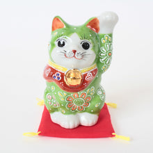 Kutani ware Ceramics Manekineko Statue Beckoning Cat Green Flower Pattern 4.0in made in Japan