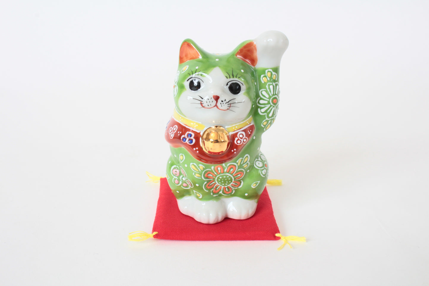 Kutani ware Ceramics Manekineko Statue Beckoning Cat Green Flower Pattern 4.0in made in Japan